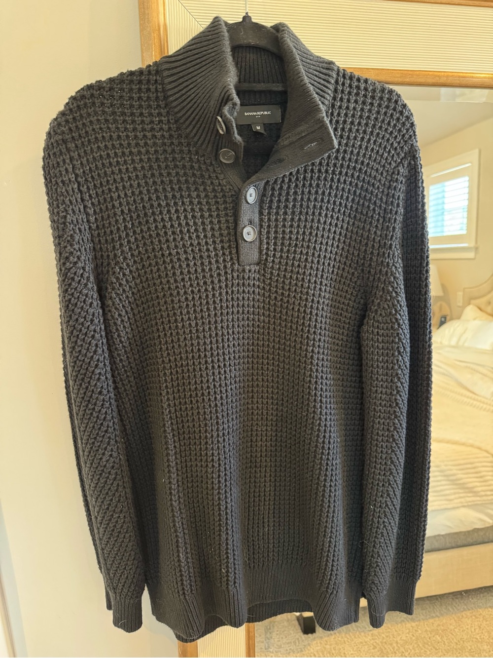 *NEW* Banana Republic Men’s Black Knit Sweater